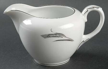 Full Crop Creamer