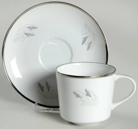 Moon Glow (Black Plant) Flat Cup & Saucer Set