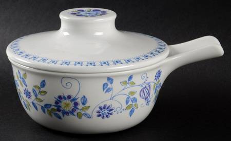 Lotte (Coupe) Sauce Boat & Lid