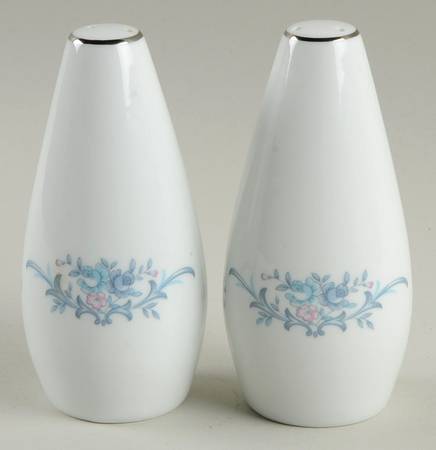 Clayton Salt & Pepper Set