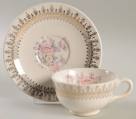 FSX23 Footed Cup & Saucer Set
