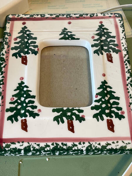 FUO5 Frame-Holds 2.5" X 3"