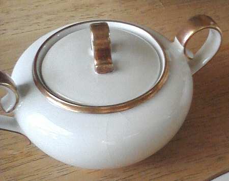 FR106 Sugar Bowl & Lid