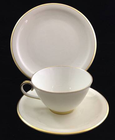 FR106 Flat Cup & Saucer Set