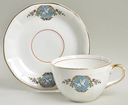 FC7 Footed Cup & Saucer Set