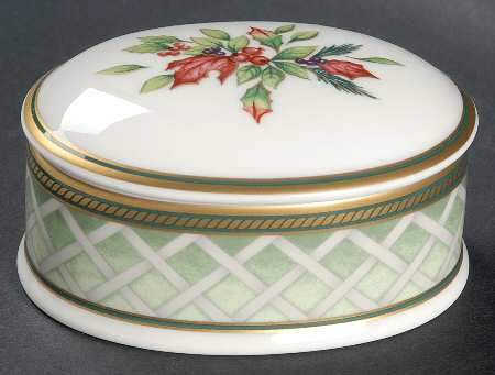 Winter Holiday Oval Box & Lid 4"
