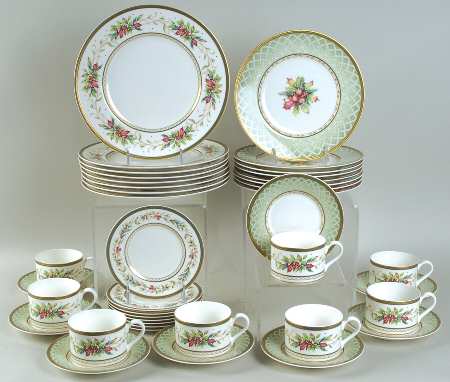 Winter Holiday 40 Piece Set