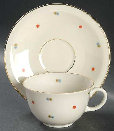 01573 Footed Cup & Saucer Set
