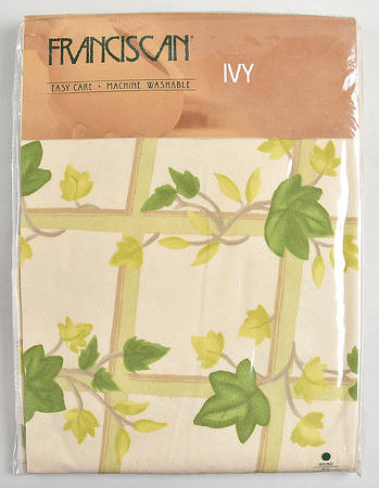Ivy II (England) 70" Round Tablecloth