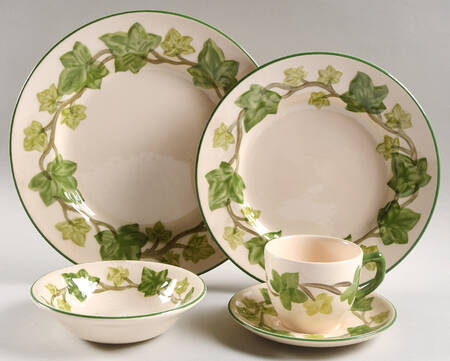 Ivy II (England) 5 Piece Place Setting