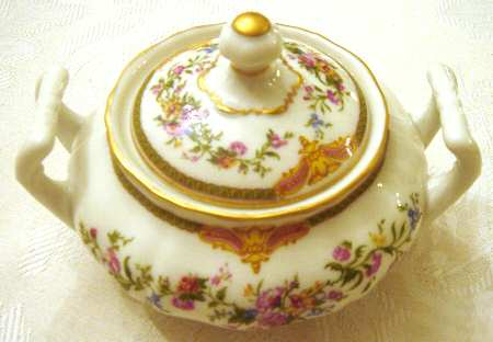 Astrid (No Inner Gold Verge) Sugar Bowl & Lid