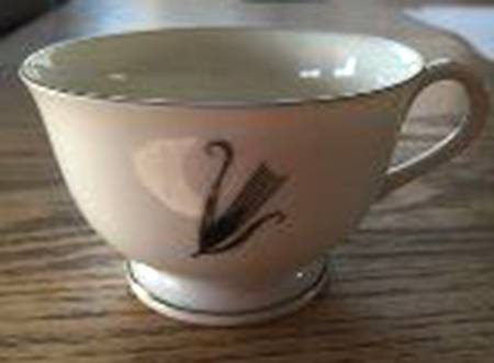 FUK36 Footed Cup