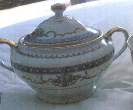 FUR47 Sugar Bowl & Lid