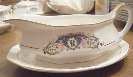 FC22 Gravy Boat & Underplate