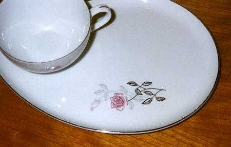 FUK37 Snack Plate & Cup Set