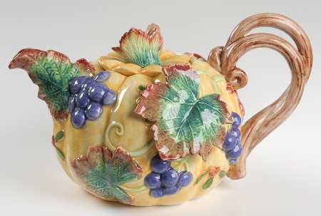 Thanksgiving Banquet Figural Teapot & Lid