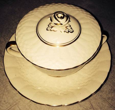 8334 Bouillon Soup & Saucer with Lid