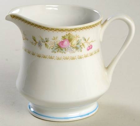 Cornucopia Creamer