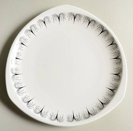 Domino Triangular Salad Plate