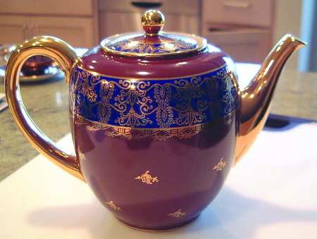 7026 Teapot & Lid
