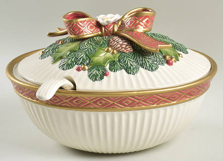 Christmas Rose Tureen & Lid w/Ladle