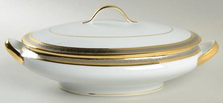 Petit Palais Oval Covered Vegetable