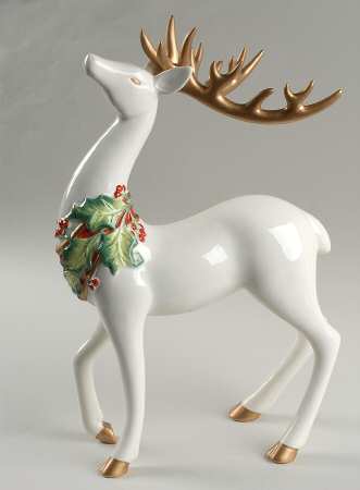 Noel Classique Deer Figurine