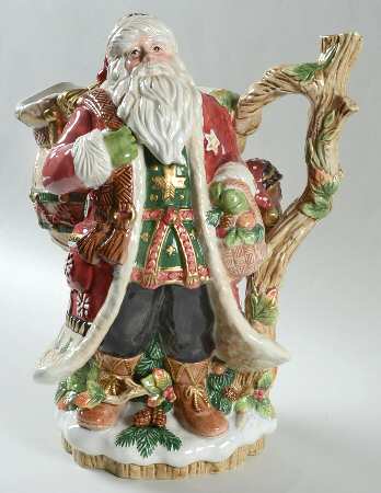 Christmas Lodge Santa Claus Figurine