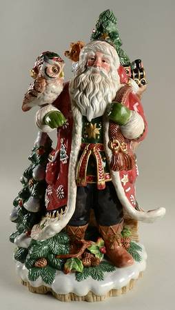 Christmas Lodge Santa Claus Figurine