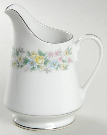 Elegance (Platinum Trim) Creamer