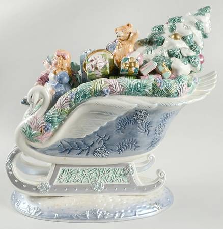 Crystal Winter Sleigh & Lid Figural Centerpiece
