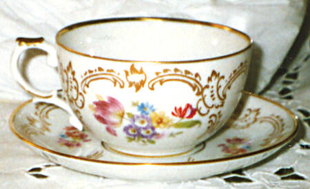 02185 Flat Cup & Saucer Set