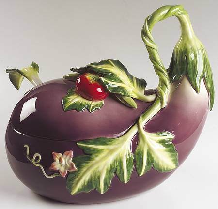 Le Marche Tureen & Lid w/Ladle