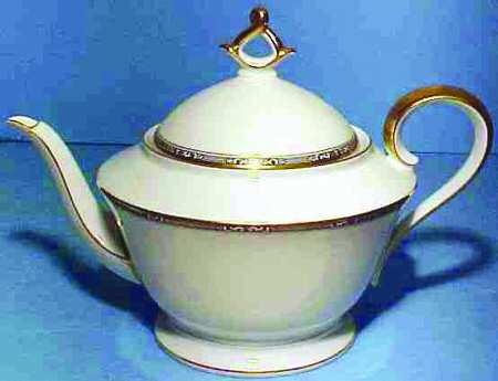 8073 Teapot & Lid