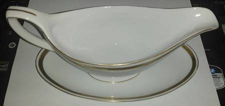 30453 Gravy Boat with Attached Underplate by Fraureuth