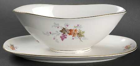 6084 Gravy Boat with Attached Underplate