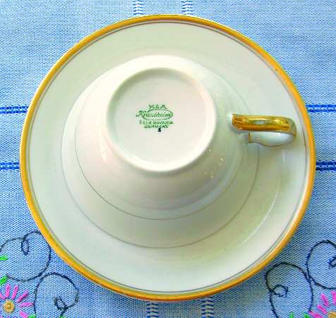 FR222 Footed Cup & Saucer Set