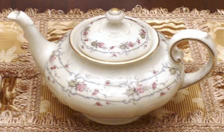 Gloria Di Bavaria Teapot & Lid