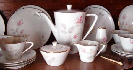 FR243 Sugar Bowl & Lid