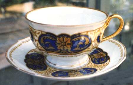 FUR86 Footed Cup & Saucer Set