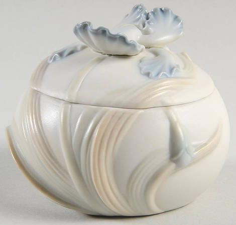 Iris Round Box & Lid