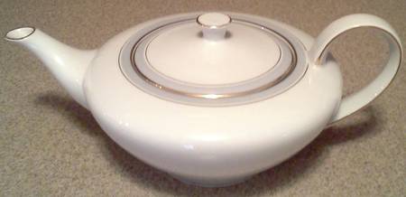 2213 Teapot & Lid