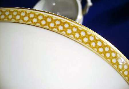 8679 Round Covered Vegetable
