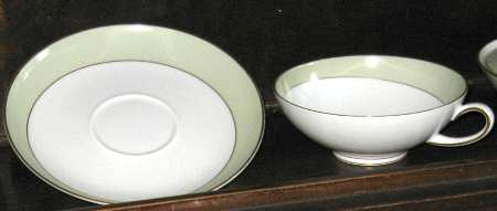 FR275 Flat Cup & Saucer Set