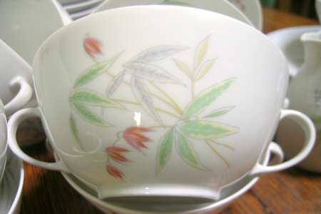 02076 Footed Cream Soup Bowl