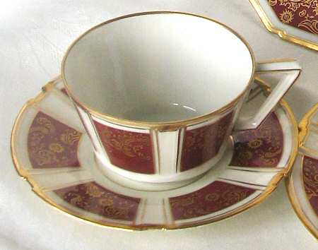 FUR95 Footed Cup & Saucer Set