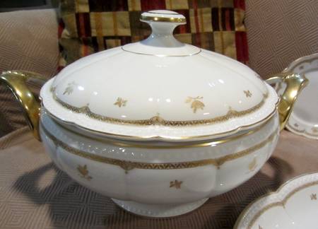 7554 Round Covered Vegetable
