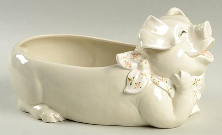 Pigs Oval Centerpiece