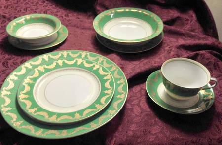 FUK84 Footed Cup & Saucer Set