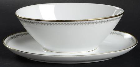 FR316 Gravy Boat with Attached Underplate